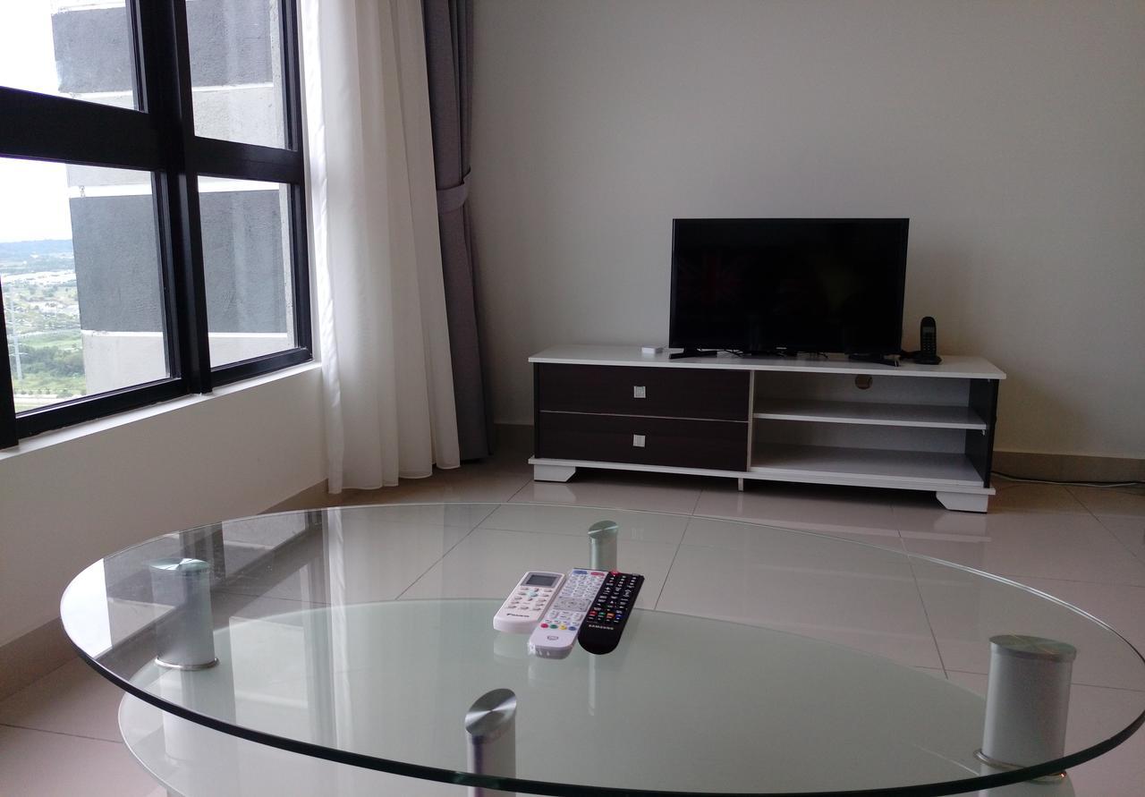 Ashton Meridin Suites Nusajaya Kültér fotó